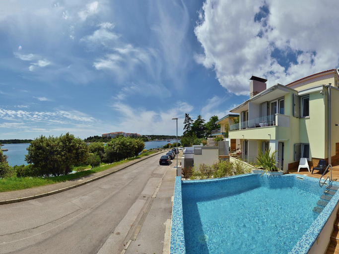 Exterior & Views 2, Villa in Pula With Private Swimming Pool, Medulin