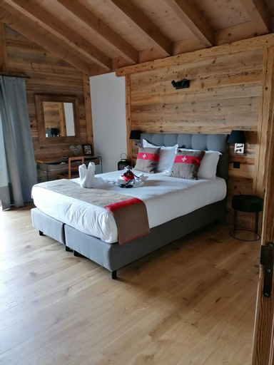 Bedroom 3, Chalet les Ecureuils Apartment Penthouse Suite, La Gruyère