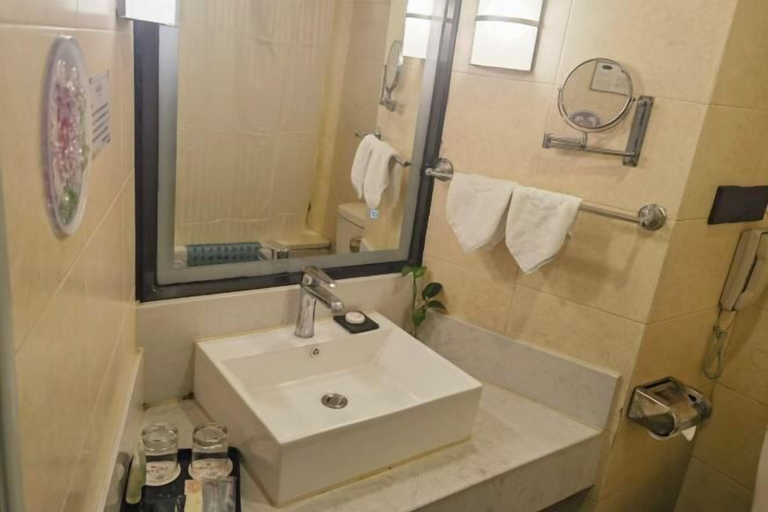 Bathroom 3, Railway Grand Hotel, Xiangfan