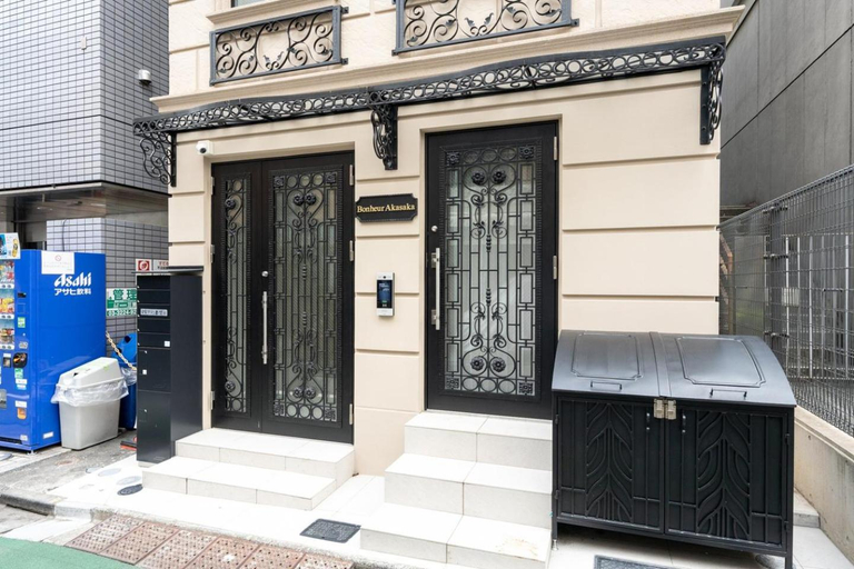 Exterior 21