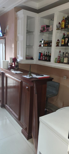 Others 5, HOTEL-LE-PARISIEN, Brazzaville