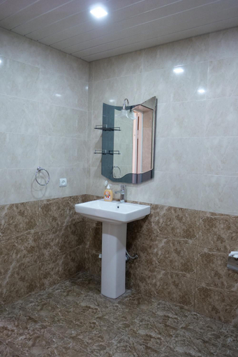 Bathroom 2, Guest House Kumayri