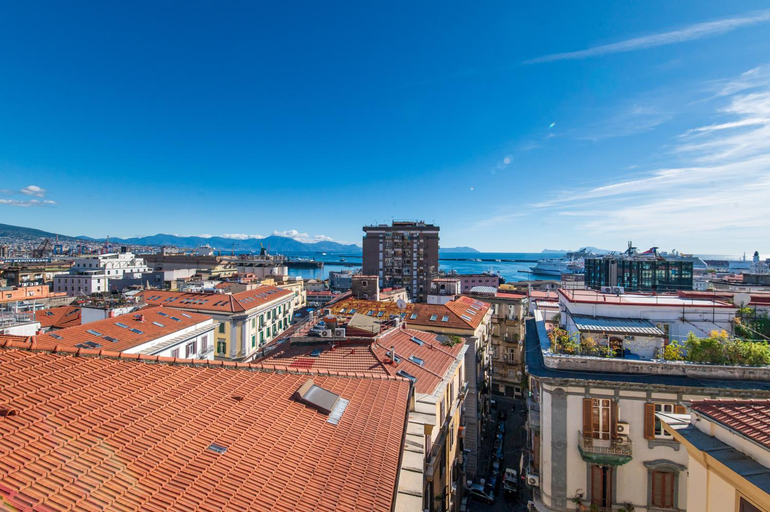 Others 2, Les Maisons Napoli, Napoli