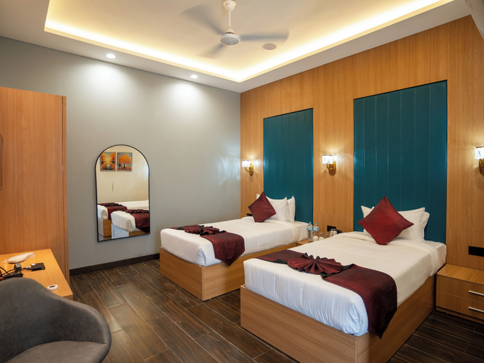 Bedroom 4, Pravasa Stay Near Luv Kush Square, Indore