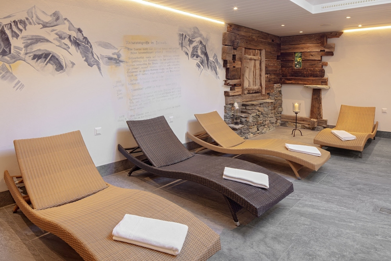 Others 5, Hotel Antika, Visp