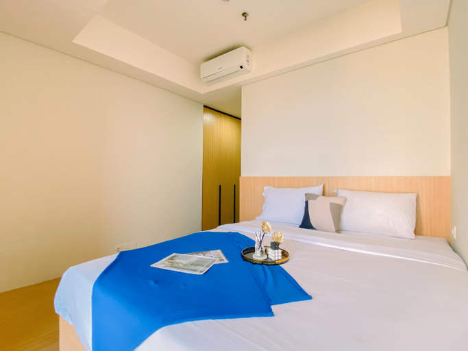 Good Place and Modern 1BR Gold Coast Apartment By Travelio, North Jakarta