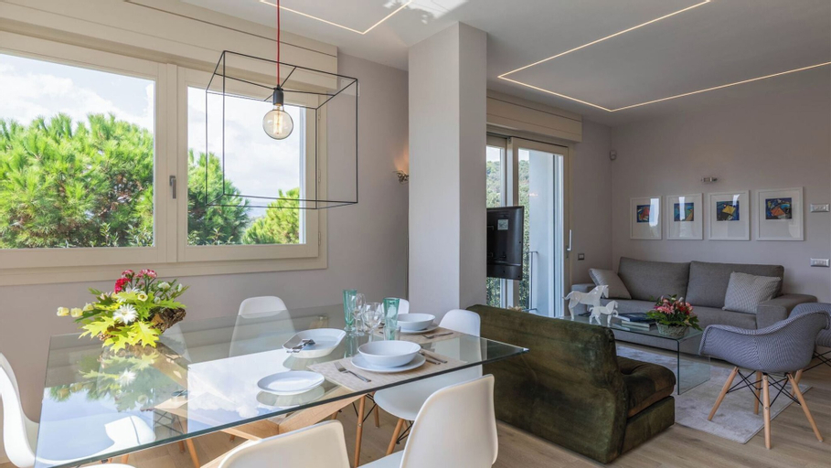 Dining 5, Italianway - Luxury Apartment in Modern Villa Unit 2, Imperia
