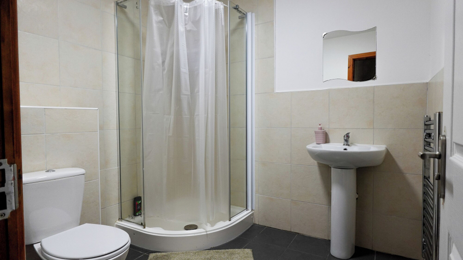 Bathroom, Swanky Apartment, Manchester