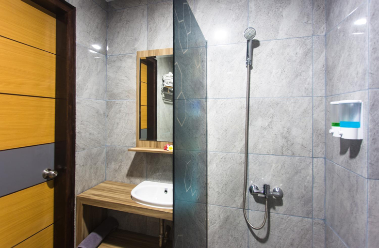 Bathroom 17
