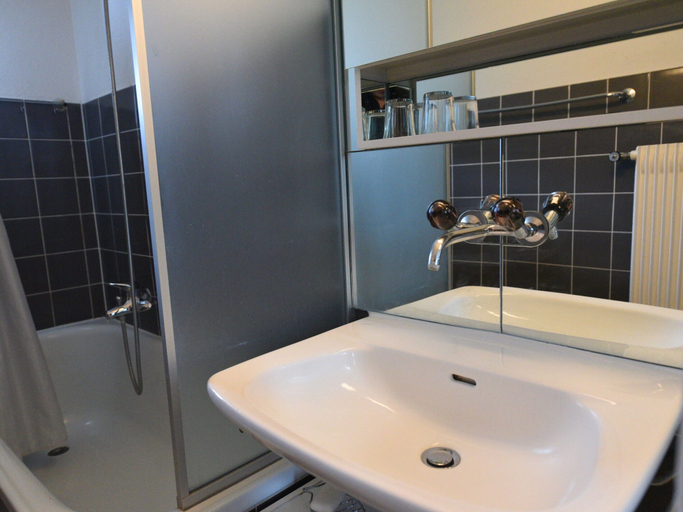 Bathroom 5, Apartment in Trans Village, Hinterrhein