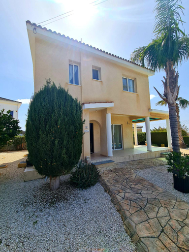 Exterior & Views, Cheerful 2 Bedroom Villa, sea views, refurbished 2026