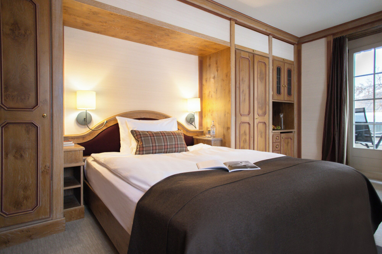 Bedroom 3, Adula Hotel, Imboden