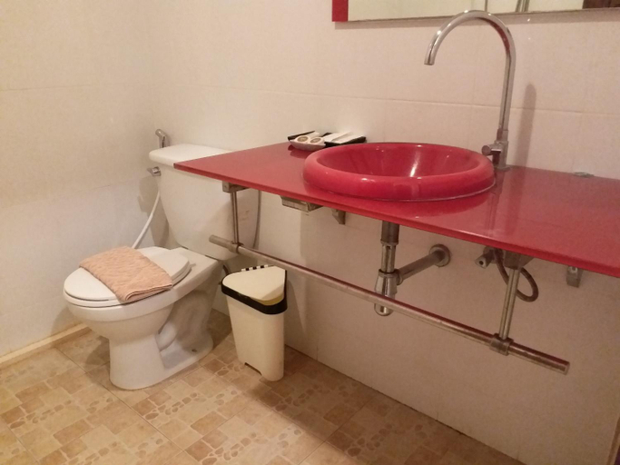 Bathroom 4, Sand Paisan Resort, Pak Chong