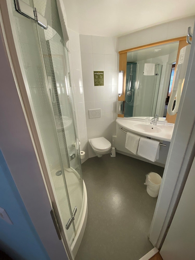 Bathroom 4, ibis Geneve Centre Nations, Genève