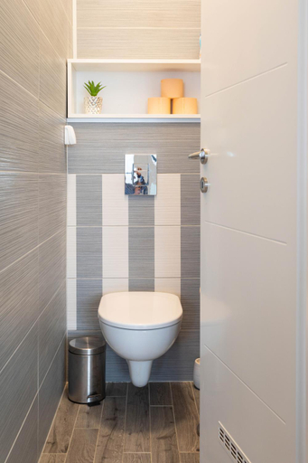 Bathroom 4, Sunny 2bdr Apartment With a Balcony, Zagreb