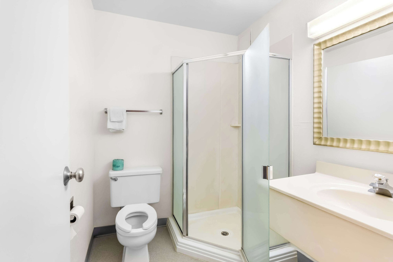 Bathroom 4, Americas Best Value Inn Stillwater, Payne