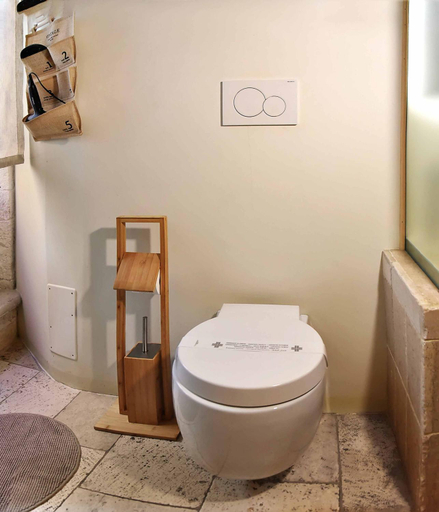 Bathroom 3, l'angolo di Gaudi, alcoba Blanca, Bari