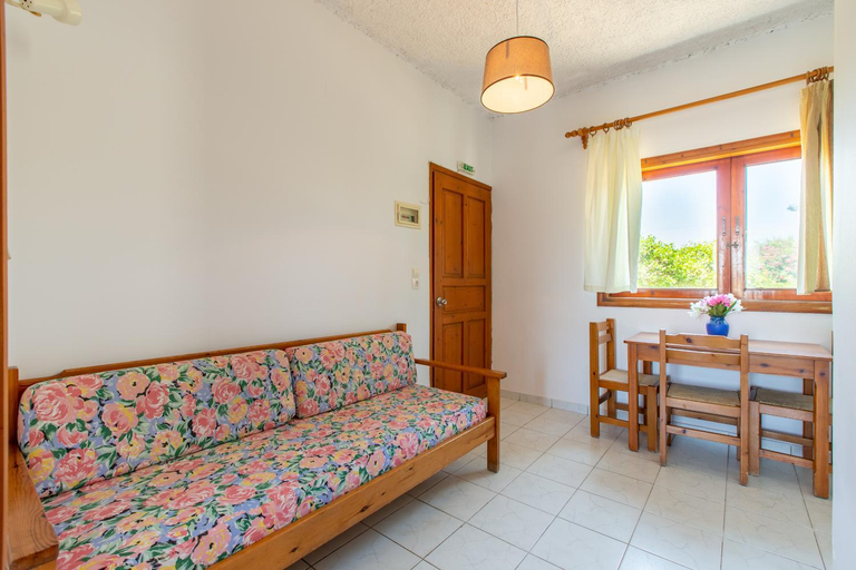 Others 5, Ohana, Crete
