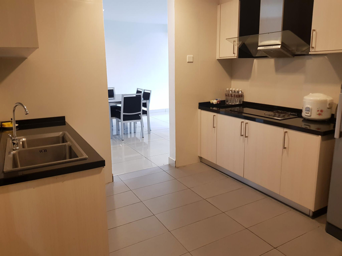Dining Room 10