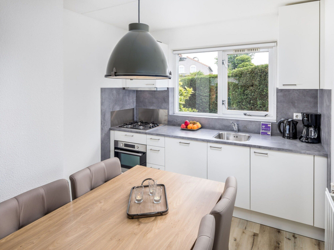 Private kitchen, Modern Home by the Beach, Sluis
