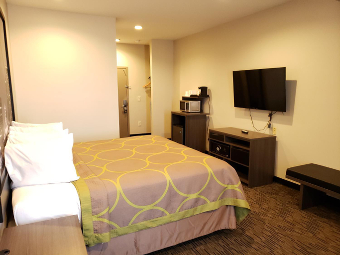Bedroom 8