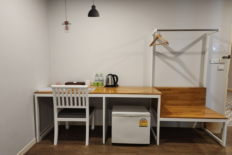 Bedroom 5, J Place Hotel, Chatuchak
