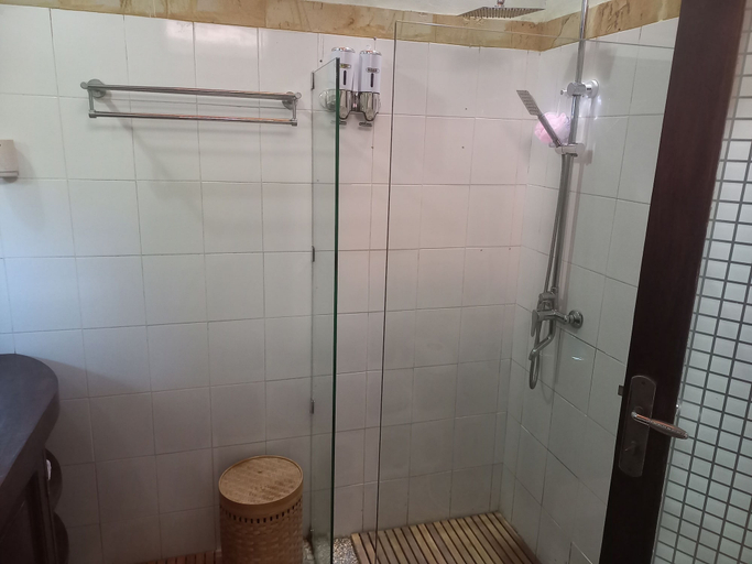 Bathroom 4, Bali North Beach Villa, Karangasem