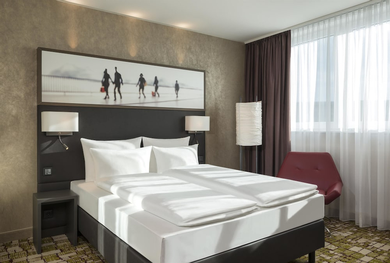 Bedroom 2, Dorint Airport-Hotel Zürich, Bülach