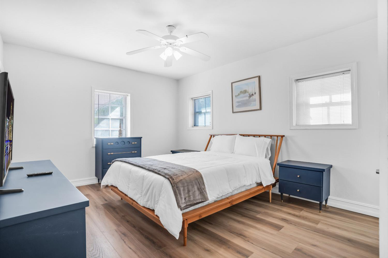 Others 3, NEWLY RENOVATED POOL, HOT TUB, & EPIC BACKYARD, Broward