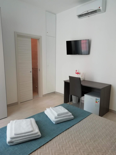 Others 5, Flamingo Rooms, Barletta-Andria-Trani