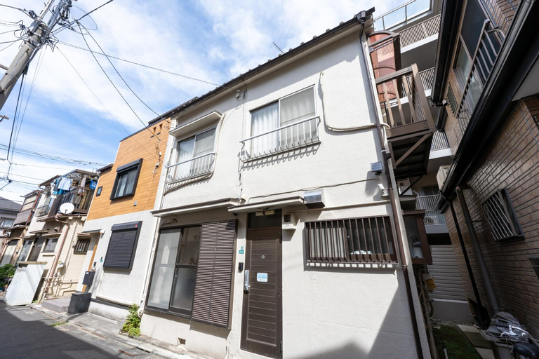 Private inn, Tokyo Ichinoe House 6 people capacity, Akihabara 19 minutes, Shinjuku 30 minutes, wifi available, Disney taxi 20 minutes 3000 yen, no parking available, Edogawa