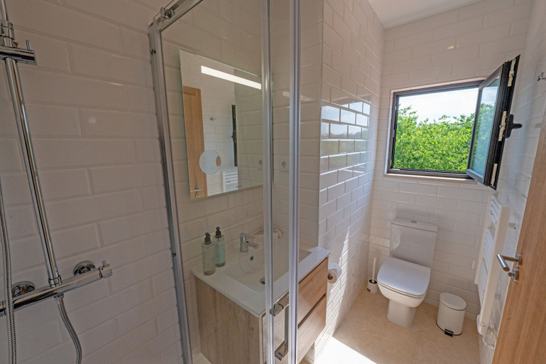 Bathroom 2, Mira D'Ouro Serta, Sertã