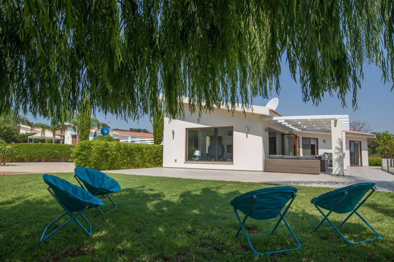 Garden 2, Oscar Domain Villa