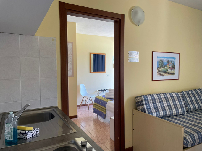 Bedroom 4, Bran & Denise - Apartments, Verona