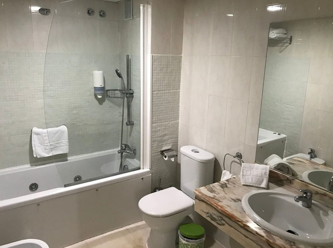 Bathroom 3, JM Jardin de la Reina, Sevilla