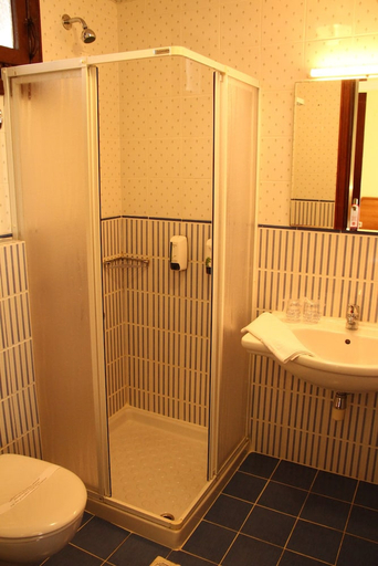 Bathroom 5, Club Kastalia, Alanya