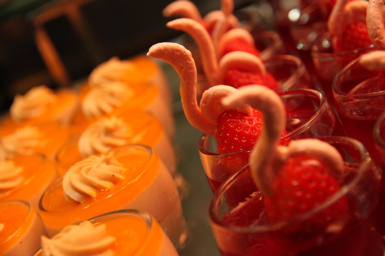 Food & Drinks