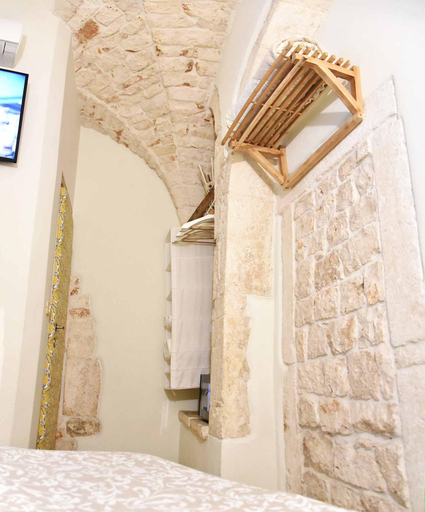 Bedroom 2, l'angolo di Gaudi, alcoba Blanca, Bari