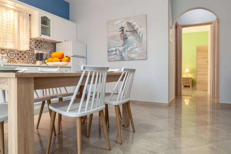 Facilities 5, John Apartments, Peloponnese