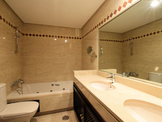 Bathroom 3, Peaceful Holiday in El Soto de Marbella, Málaga