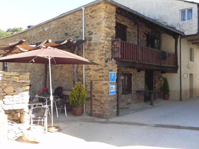 Others 2, Albergue Atrio, Lugo
