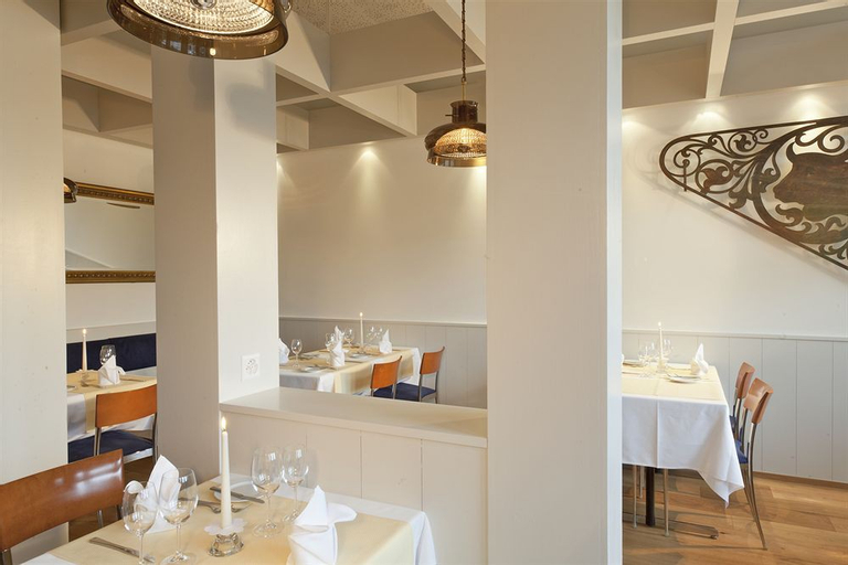 Dining Room 29