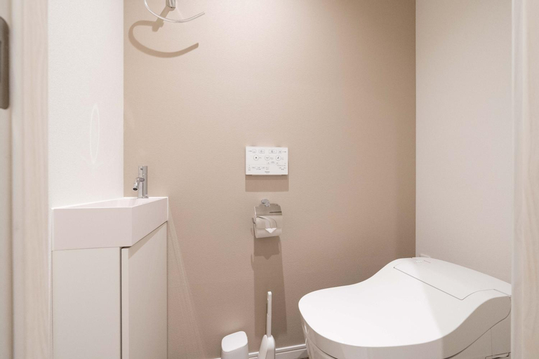 Bathroom 28