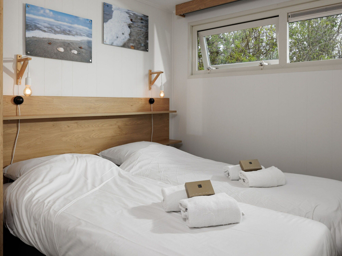 Room 3, Chalet by North Sea Beach & Nature Trails, Veere