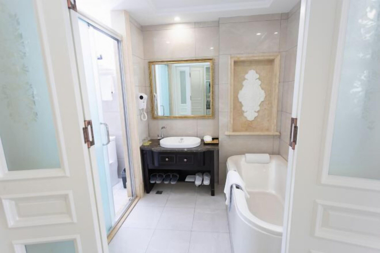 Bathroom 3, Chonpines Hetel (Qingdao Jimo Hetel), Qingdao