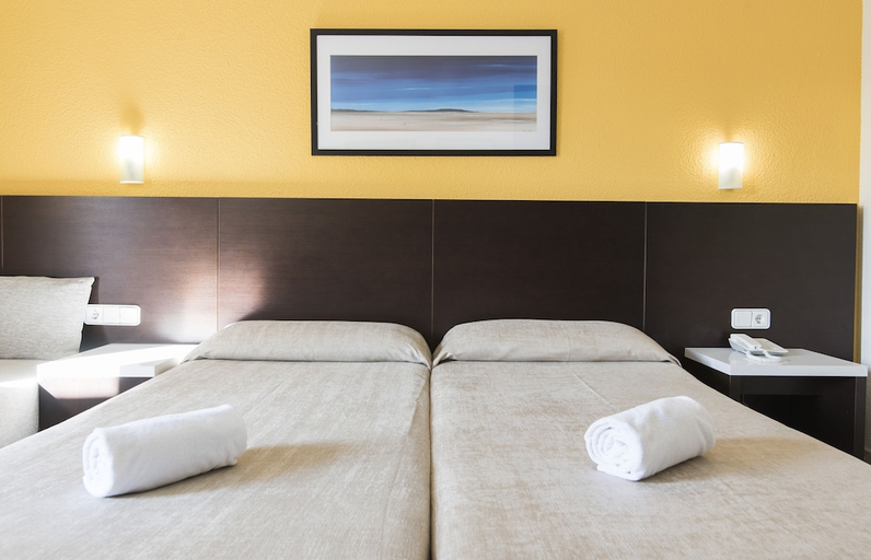 Bedroom 3, AzuLine Hotel Mar Amantis and Mar Amantis II, Baleares