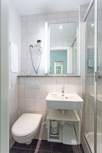 Bathroom 2, Hotel City Inn, Basel