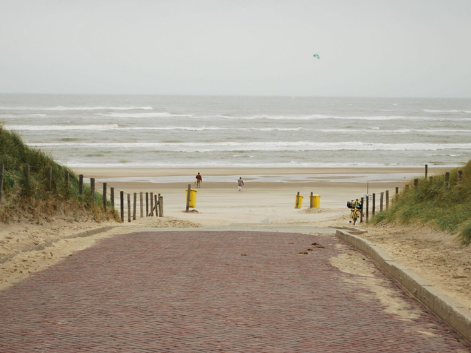 View from property 4, Modern Chalet With Dishwasher in Noordwijk Near the Sea, Noordwijk