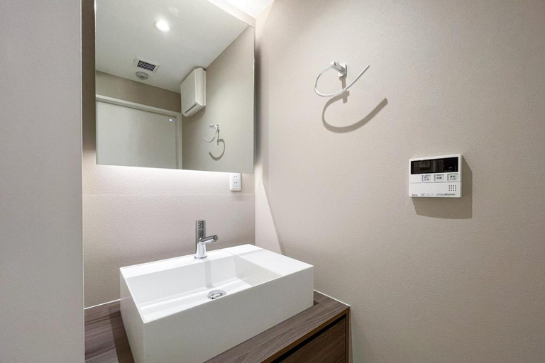 Bathroom 14