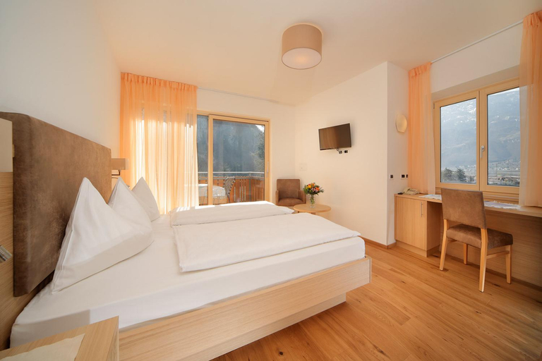 Bedroom 2, Hotel Neuhausmuhle, Bolzano
